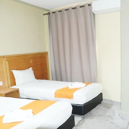 Hotel Golden Flora ベニ・メラル エクステリア 写真